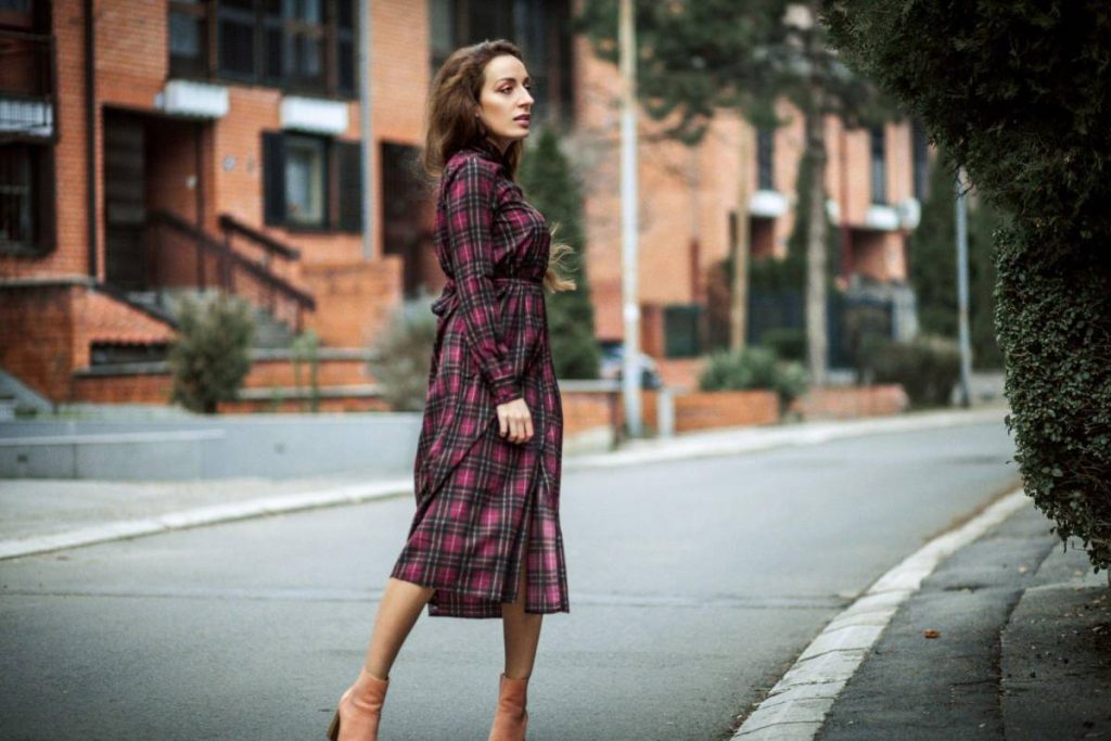 7 Plaid Dress Outfit Ideas for a Unique and Trendy Style